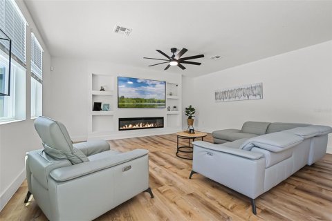 Casa en venta en Haines City, Florida, 5 dormitorios, 237.83 m2 № 1799784 - foto 12