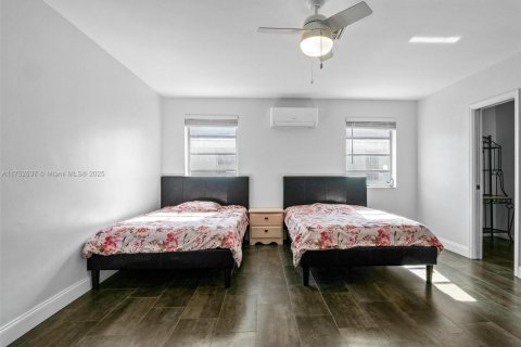 Casa en venta en Hollywood, Florida, 4 dormitorios, 226.5 m2 № 1991839 - foto 26