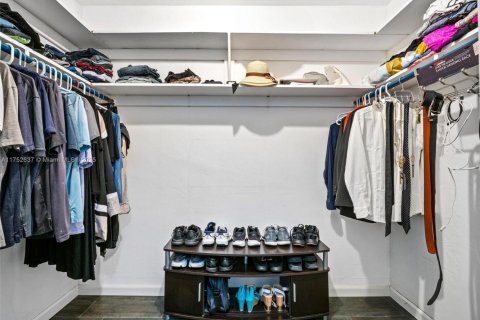 Casa en venta en Hollywood, Florida, 4 dormitorios, 226.5 m2 № 1991839 - foto 29