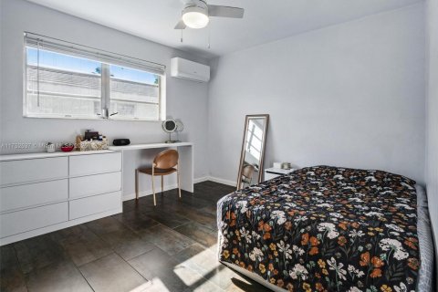 Casa en venta en Hollywood, Florida, 4 dormitorios, 226.5 m2 № 1991839 - foto 24