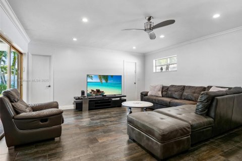 Casa en venta en Hollywood, Florida, 4 dormitorios, 226.5 m2 № 1991839 - foto 15