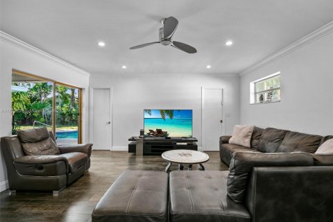 Casa en venta en Hollywood, Florida, 4 dormitorios, 226.5 m2 № 1991839 - foto 16