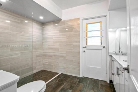 Casa en venta en Hollywood, Florida, 4 dormitorios, 226.5 m2 № 1991839 - foto 30