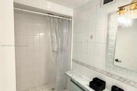 Apartment in Miami, Florida 3 bedrooms, 91.97 sq.m. № 2076535 - photo 10