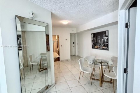 Apartment in Miami, Florida 3 bedrooms, 91.97 sq.m. № 2076535 - photo 14