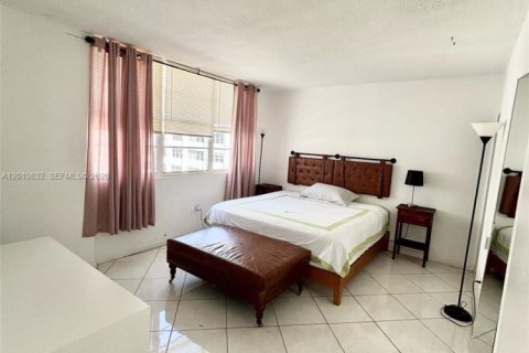 Apartment in Miami, Florida 3 bedrooms, 91.97 sq.m. № 2076535 - photo 15