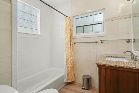Купить виллу или дом в Сарасота, Флорида 6 комнат, 184.78м2, № 2205632 - фото 19