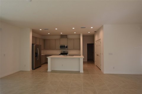 Casa en alquiler en Groveland, Florida, 5 dormitorios, 255.95 m2 № 1810842 - foto 2