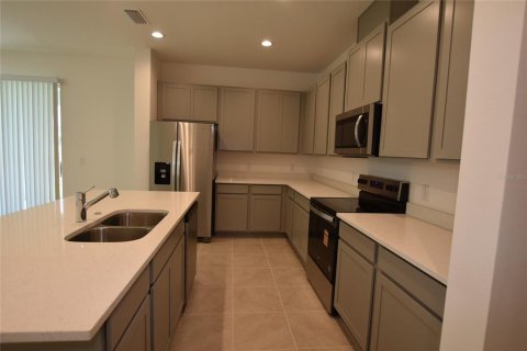 Casa en alquiler en Groveland, Florida, 5 dormitorios, 255.95 m2 № 1810842 - foto 3