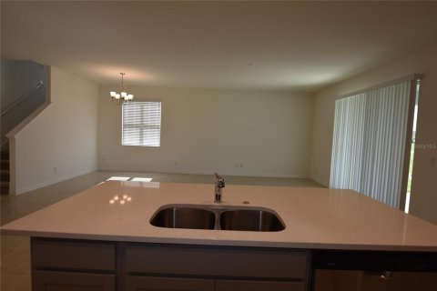 Casa en alquiler en Groveland, Florida, 5 dormitorios, 255.95 m2 № 1810842 - foto 4