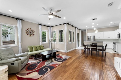 Townhouse in Orlando, Florida 3 bedrooms, 172.43 sq.m. № 1866593 - photo 9