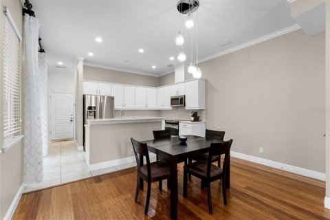 Townhouse in Orlando, Florida 3 bedrooms, 172.43 sq.m. № 1866593 - photo 12