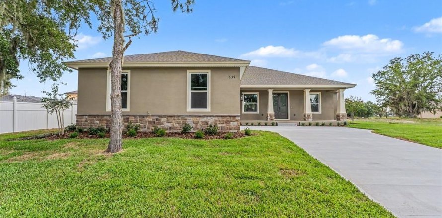 House in Bartow, Florida 4 bedrooms, 186.27 sq.m. № 2157545