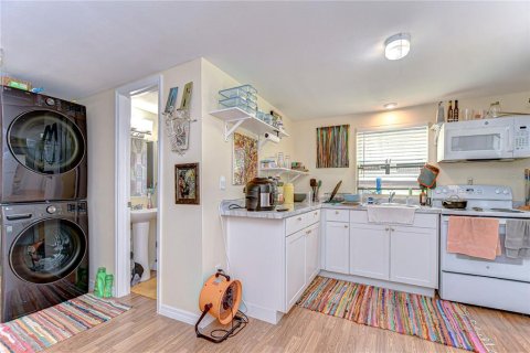 Commercial property in Bradenton, Florida 7 bedrooms, 352.1 sq.m. № 1735204 - photo 13