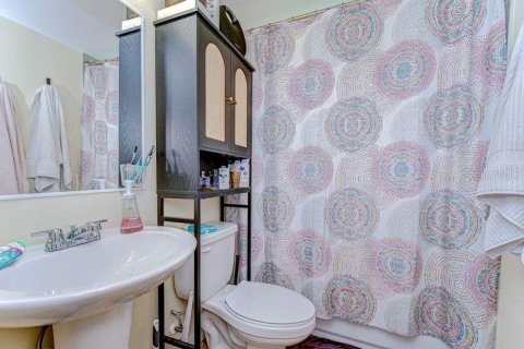 Commercial property in Bradenton, Florida 7 bedrooms, 352.1 sq.m. № 1735204 - photo 16