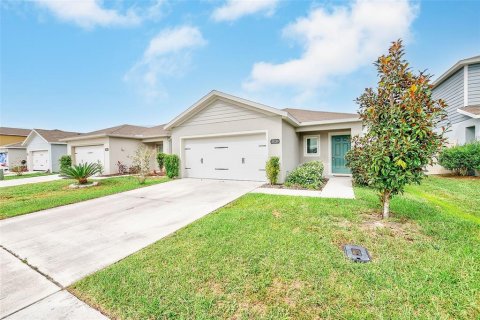 House in Zephyrhills, Florida 3 bedrooms, 139.35 sq.m. № 2427364 - photo 2