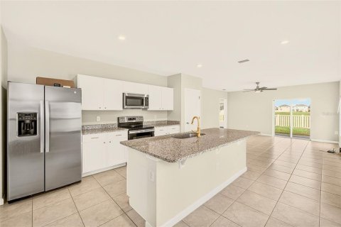 House in Zephyrhills, Florida 3 bedrooms, 139.35 sq.m. № 2427364 - photo 7