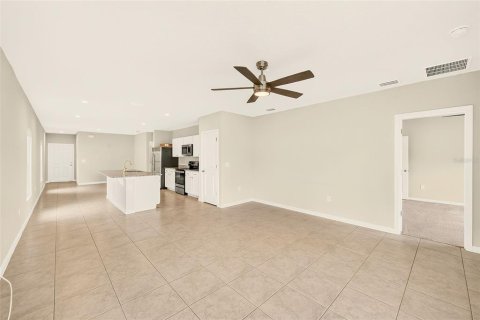 House in Zephyrhills, Florida 3 bedrooms, 139.35 sq.m. № 2427364 - photo 15