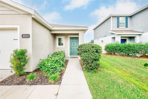 House in Zephyrhills, Florida 3 bedrooms, 139.35 sq.m. № 2427364 - photo 3