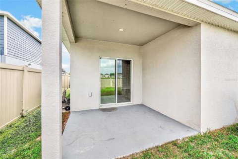 House in Zephyrhills, Florida 3 bedrooms, 139.35 sq.m. № 2427364 - photo 29