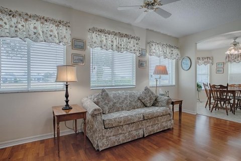 House in Leesburg, Florida 2 bedrooms, 151.52 sq.m. № 1512070 - photo 13