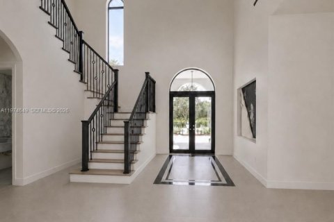 House in Weston, Florida 6 bedrooms, 689.43 sq.m. № 2180004 - photo 22