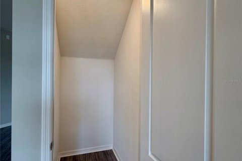 Touwnhouse à louer à San Antonio, Floride: 2 chambres, 150.04 m2 № 2111216 - photo 9