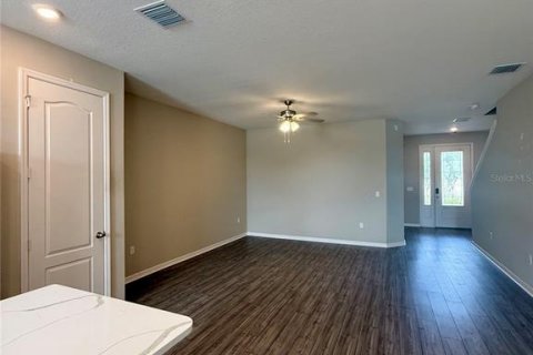 Touwnhouse à louer à San Antonio, Floride: 2 chambres, 150.04 m2 № 2111216 - photo 5