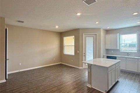 Touwnhouse à louer à San Antonio, Floride: 2 chambres, 150.04 m2 № 2111216 - photo 6