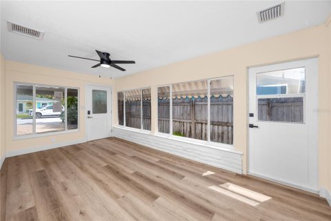 Casa en venta en Saint Pete Beach, Florida, 3 dormitorios, 133.59 m2 № 2223237 - foto 11