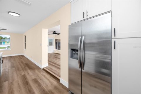 Casa en venta en Saint Pete Beach, Florida, 3 dormitorios, 133.59 m2 № 2223237 - foto 17