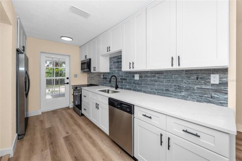 Casa en venta en Saint Pete Beach, Florida, 3 dormitorios, 133.59 m2 № 2223237 - foto 16