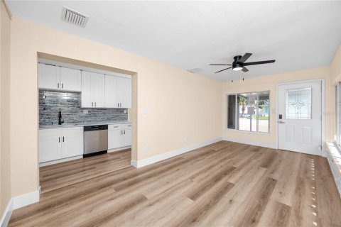 Casa en venta en Saint Pete Beach, Florida, 3 dormitorios, 133.59 m2 № 2223237 - foto 4
