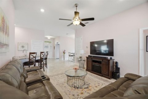 House in Hudson, Florida 4 bedrooms, 169.08 sq.m. № 2236380 - photo 12