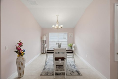 House in Hudson, Florida 4 bedrooms, 169.08 sq.m. № 2236380 - photo 15