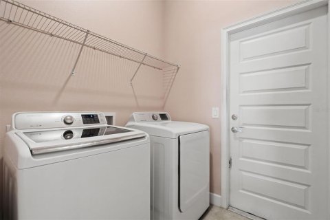 House in Hudson, Florida 4 bedrooms, 169.08 sq.m. № 2236380 - photo 22