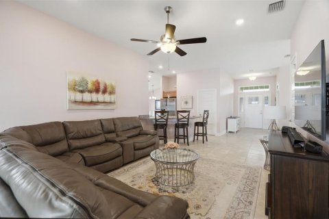 House in Hudson, Florida 4 bedrooms, 169.08 sq.m. № 2236380 - photo 11