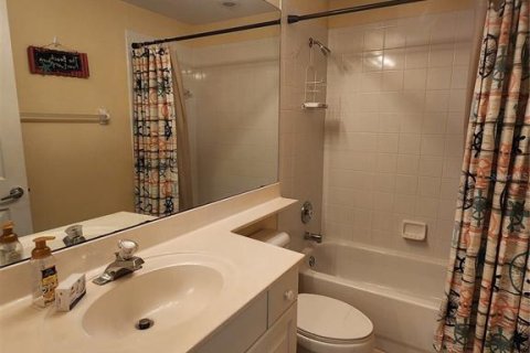 Condo in Bradenton, Florida, 2 bedrooms  № 1837119 - photo 18