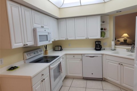 Condo in Bradenton, Florida, 2 bedrooms  № 1837119 - photo 4