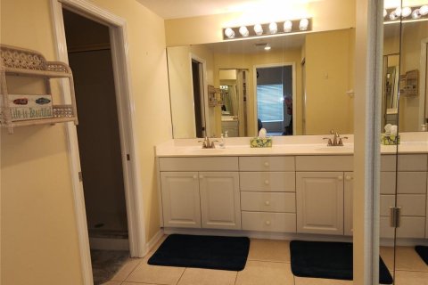 Condo in Bradenton, Florida, 2 bedrooms  № 1837119 - photo 11