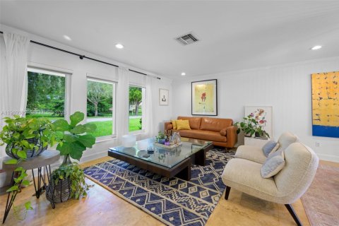 Дом в Пальметто-Бей, Флорида 5 спален, 212.75м2 № 2020365