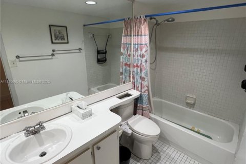 Condominio en alquiler en Miami, Florida, 1 dormitorio, 70.05 m2 № 1950225 - foto 5