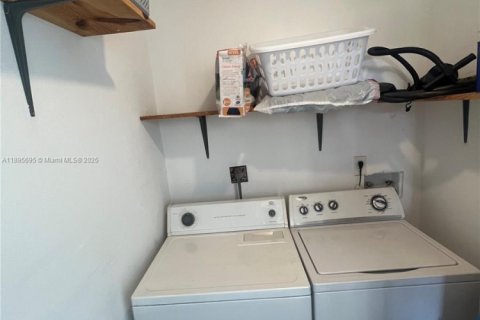 Condominio en alquiler en Miami, Florida, 1 dormitorio, 70.05 m2 № 1950225 - foto 8