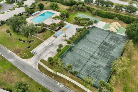 Townhouse in Palm City, Florida 2 bedrooms, 114.83 sq.m. № 1139387 - photo 1