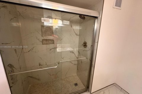 Снять в аренду таунхаус в Уэстон, Флорида 3 спальни, 136.47м2, № 2043741 - фото 9