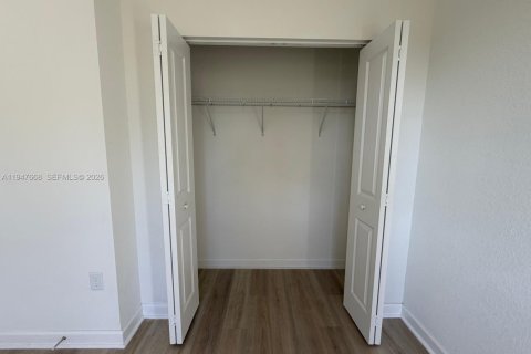 Снять в аренду таунхаус в Майами, Флорида 3 спальни, 137.96м2, № 2003774 - фото 23