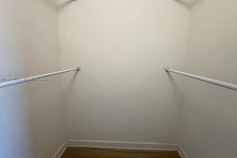 Снять в аренду таунхаус в Майами, Флорида 3 спальни, 137.96м2, № 2003774 - фото 20