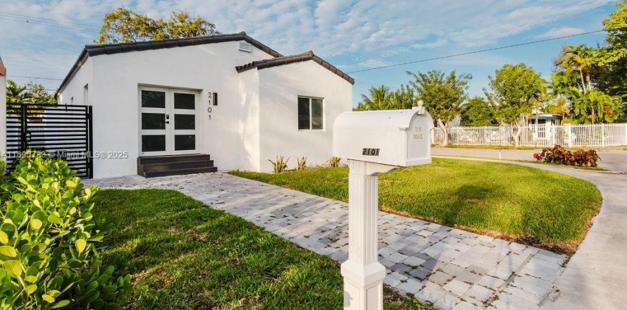 House in Miami, Florida 4 bedrooms, 123.56 sq.m. № 1947974