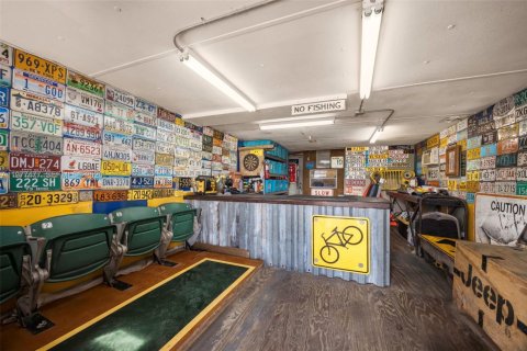 Propiedad comercial en Opa-locka, Florida № 2158595