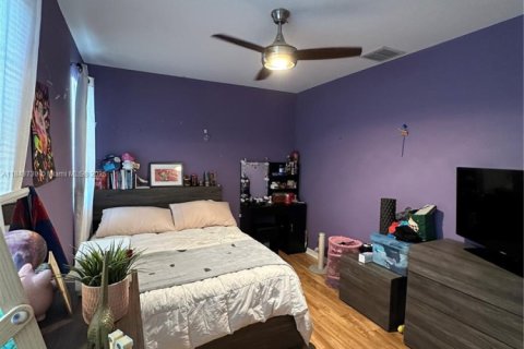 Купить кондоминиум в Халландейл-Бич, Флорида 3 спальни, 106.93м2, № 1940524 - фото 15